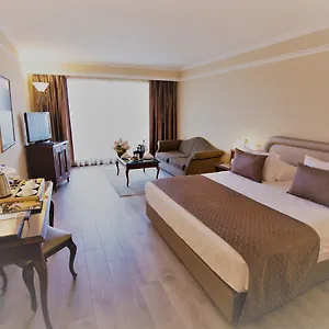 https://karaca-hotel.aegeanhotels.net