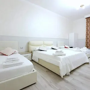 https://oscar-suite-home.it-romehotels.com